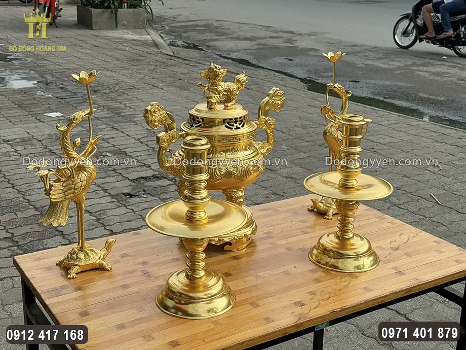 Một g&oacute;c nh&igrave;n kh&aacute;c v&ocirc; c&ugrave;ng đẹp của bộ đồ thờ